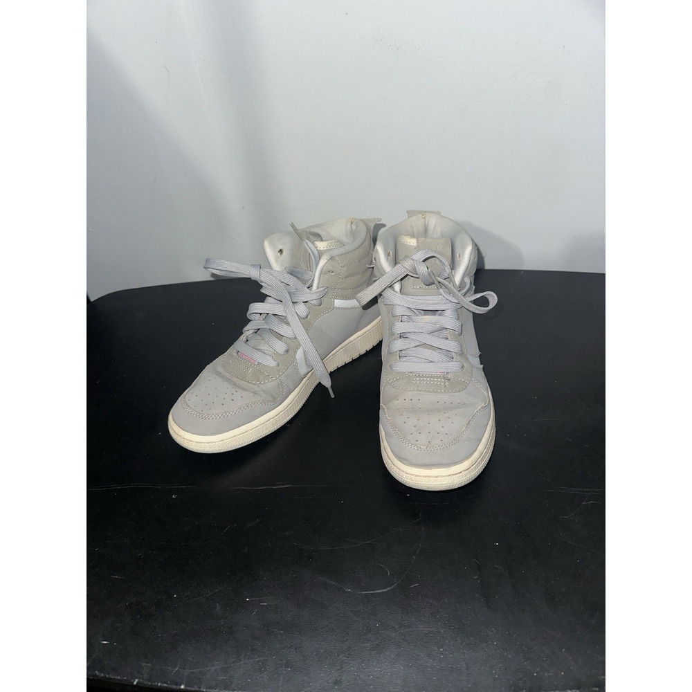 Nike Jordan Heritage GG "Wolf Grey Hyper Pink" 886314-009 Size 5/Y